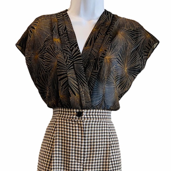 Silk Chiffon Print Deep V Pleated Blouse Size S - Picture 3 of 13